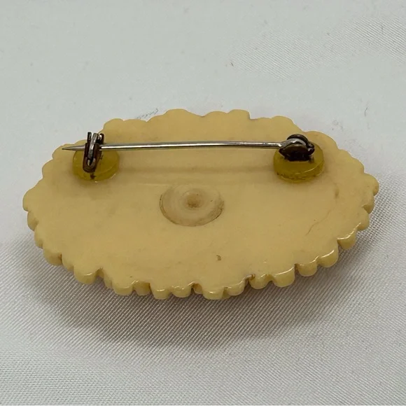 Vintage Celluloid Molded Floral Brooch - Picture 2 of 4